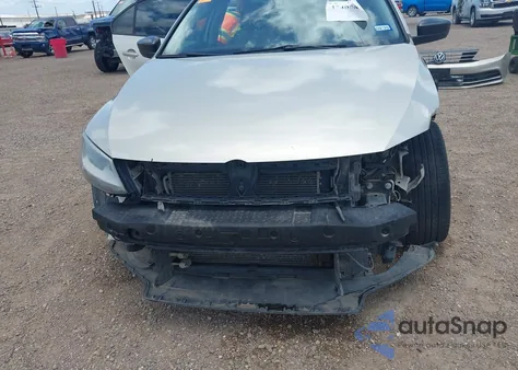 2015 Volkswagen Jetta 2.0L S z USA, uszkodzony, nr VIN 3VW2K7AJ8FM220167